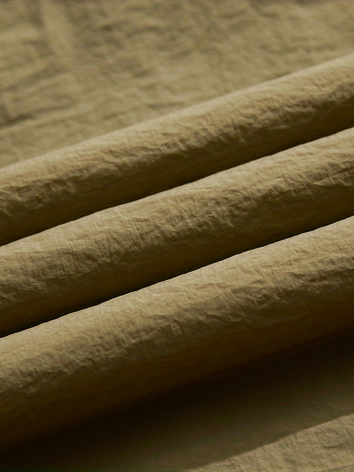 Men's Lightweight Breathable Hooded Outdoor Jacket for Sun Protection and Quick Drying