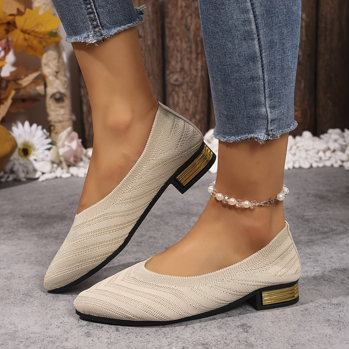 Women's Embroidered Flat Shoes - Pointed Toe, White, Breathable, All-Season