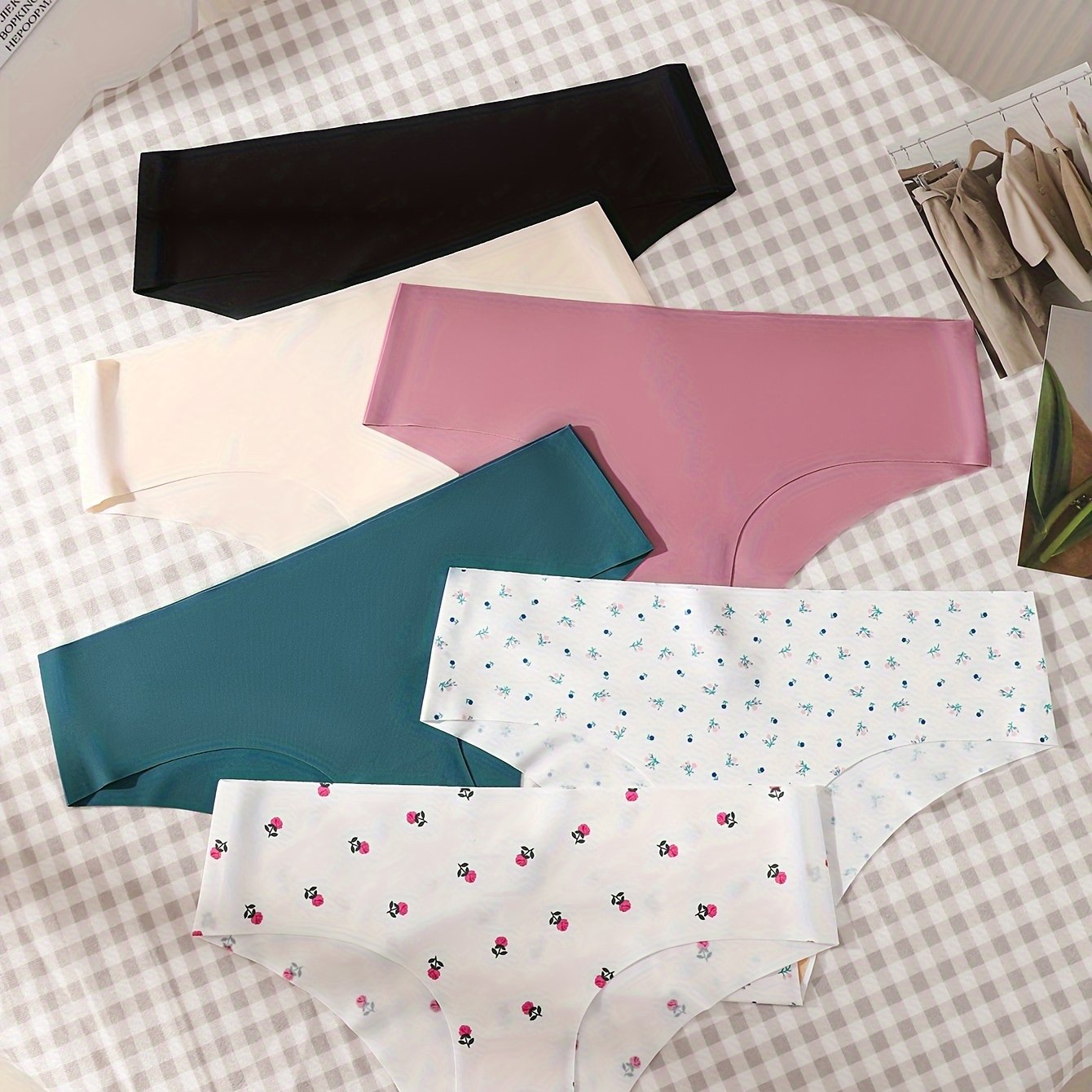 Women's Breathable Nylon Elastane Low-Rise Briefs Set of 6 with Color Block Design