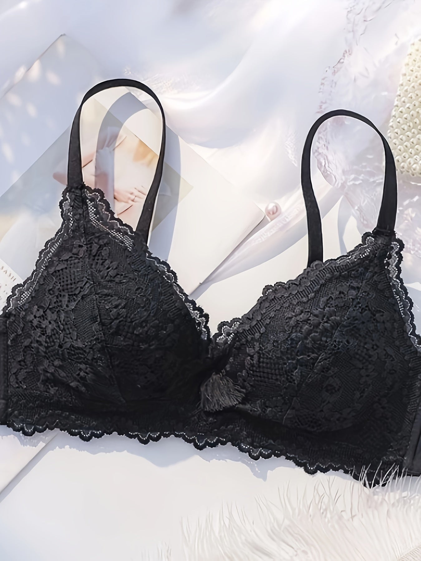 Women's Floral Lace Wireless Push-Up Bralette Breathable Comfortable