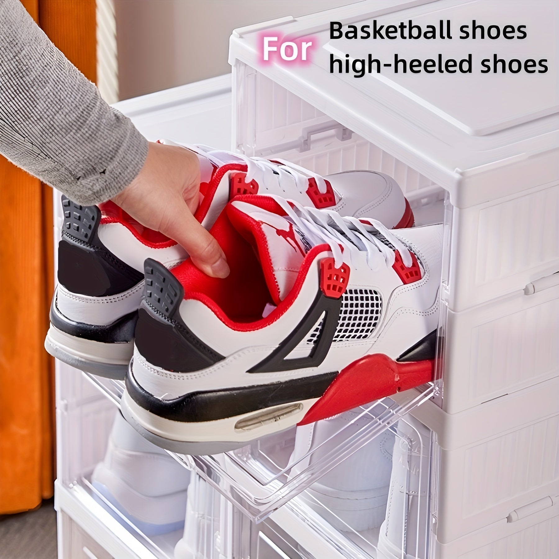 Shaffof poyabzal qutisi 1 dona va 3/6 qatlamdan iborat. Poyabzal qutisi to'plangan, egiladigan va changdan himoyalangan. U yuqori poyabzallar uchun mos keladi va bir nechta saqlash variantlarini taklif etadi.