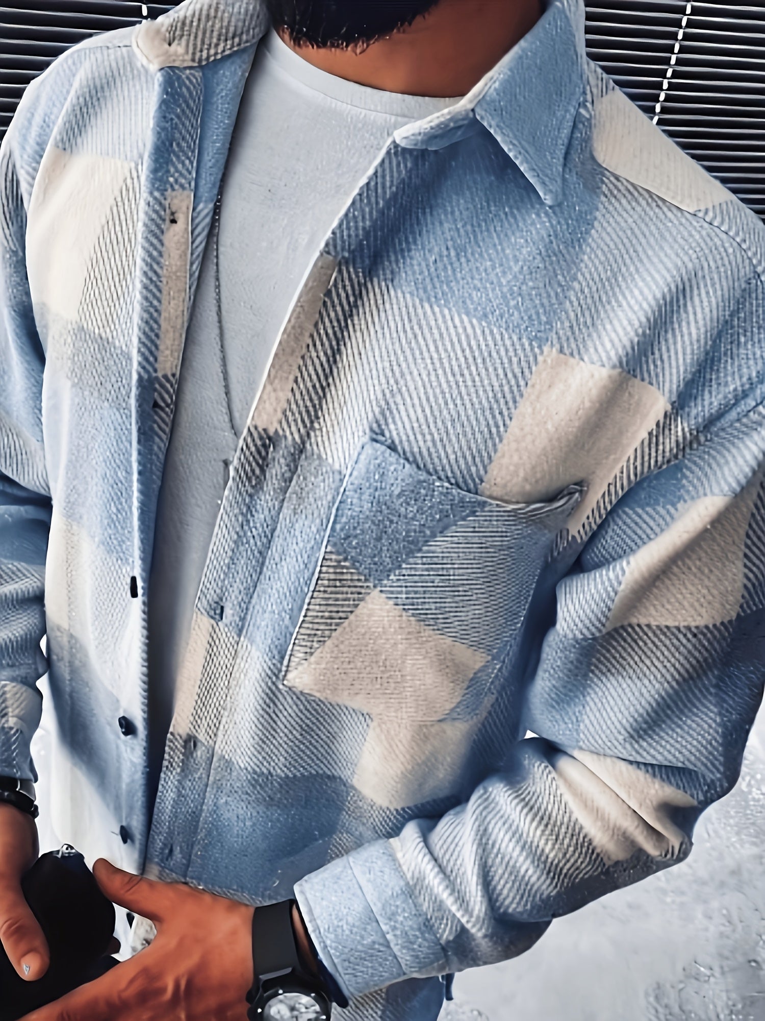 Katta o'lchamdagi erkaklar uchun ko'k va oq tekis chiziqli uzun yengli ko'ylak, tasodifiy kuz/qish uslubi, tugmachali yaka, polyester mato, mashinada yuvish mumkin.