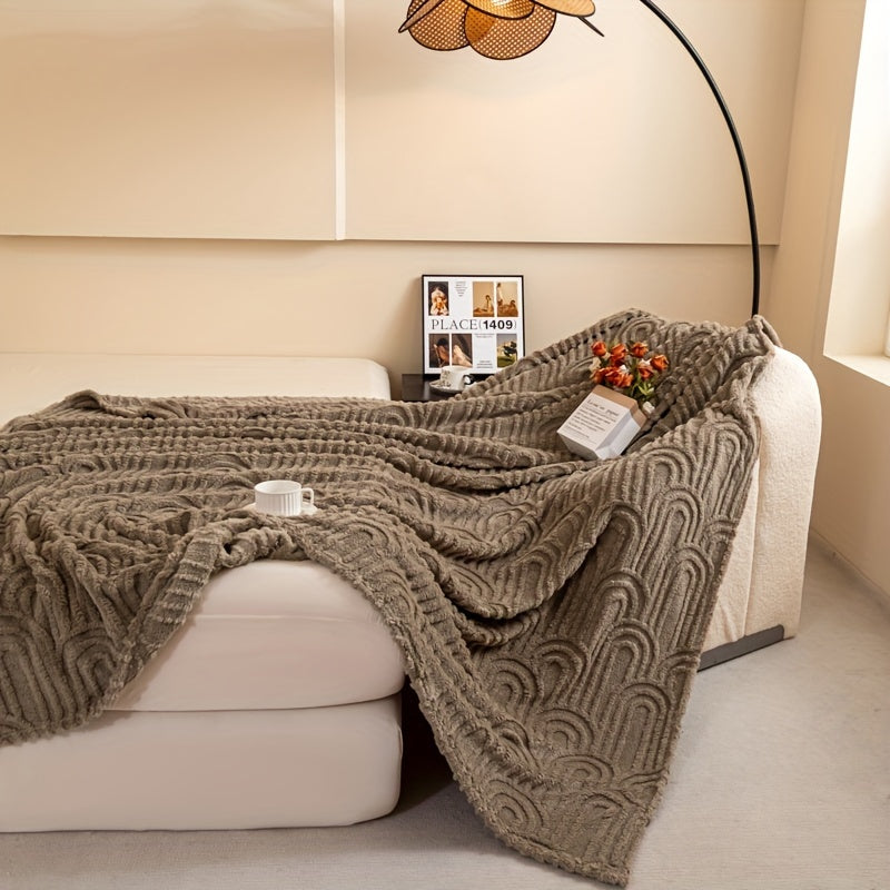 Striped Plush Bed Blanket with Vintage Roman Column Pattern Polyester All-Season Sofa Throw