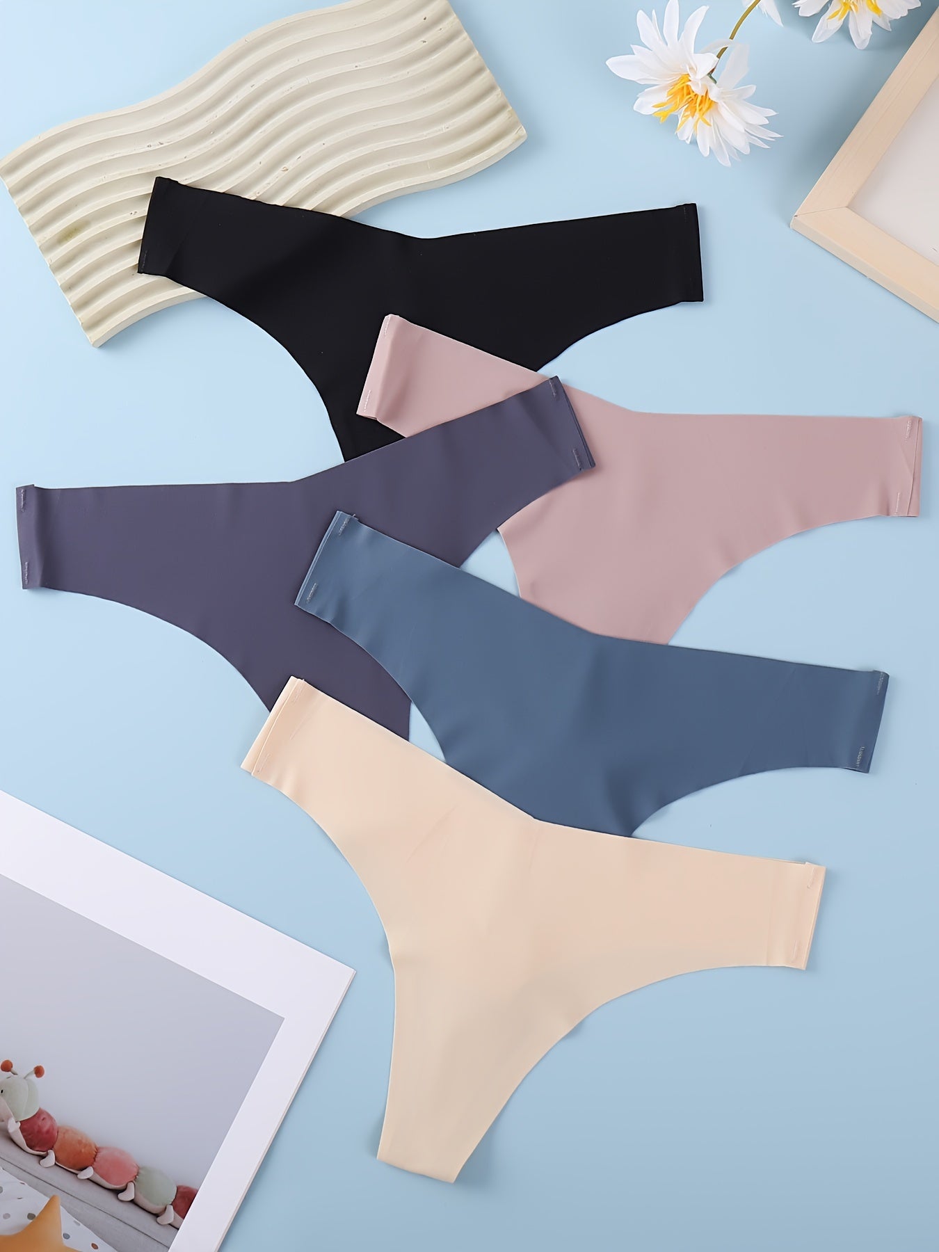 Women’s Seamless Thongs Low-Rise Breathable Lingerie Pack of 5