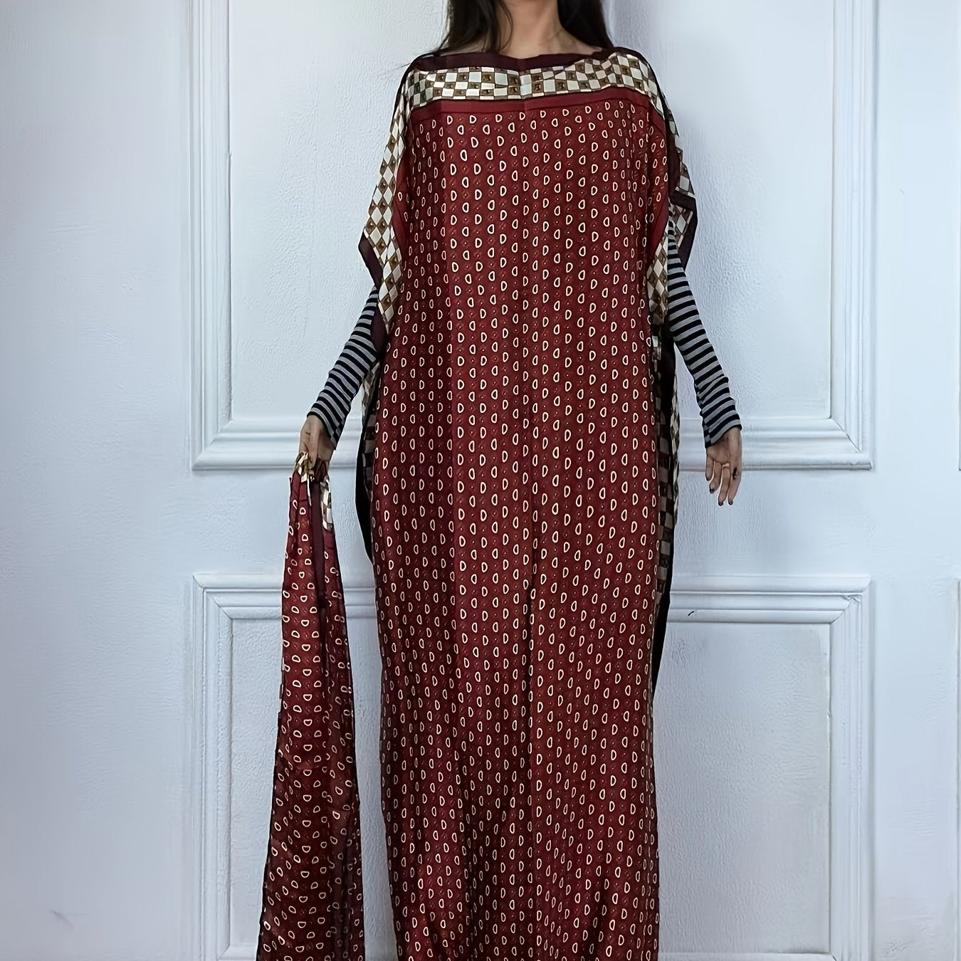 Women's Floral Print Maxi Abaya with Batwing Sleeves and Boat Neck