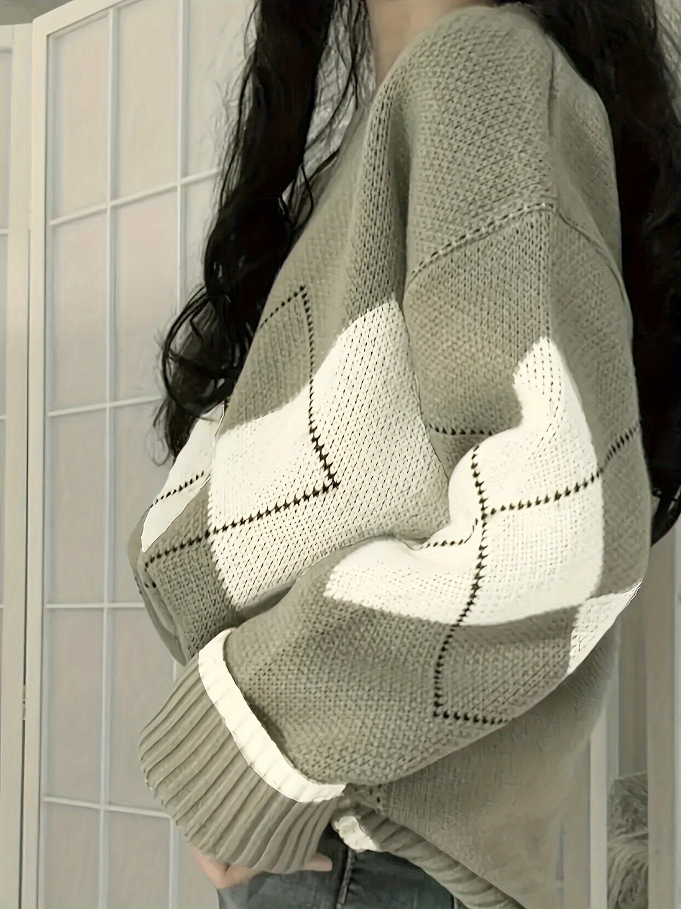 Plus Size Women's Oversized Crew Neck Sweater Geometric Check Beige White