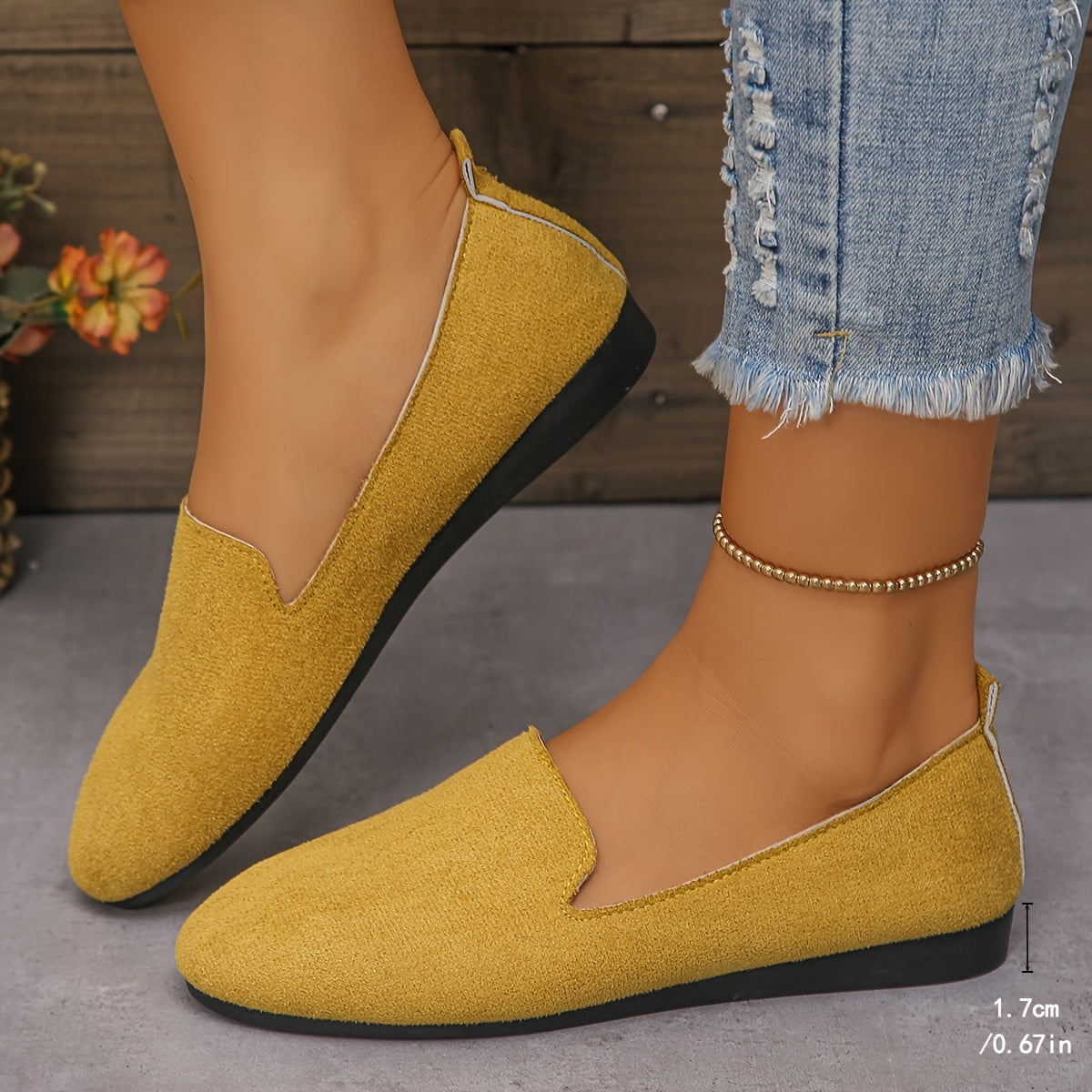 Women's Flat Shoes Solid Color Lightweight Fabric Slip-On Round Toe All-Season