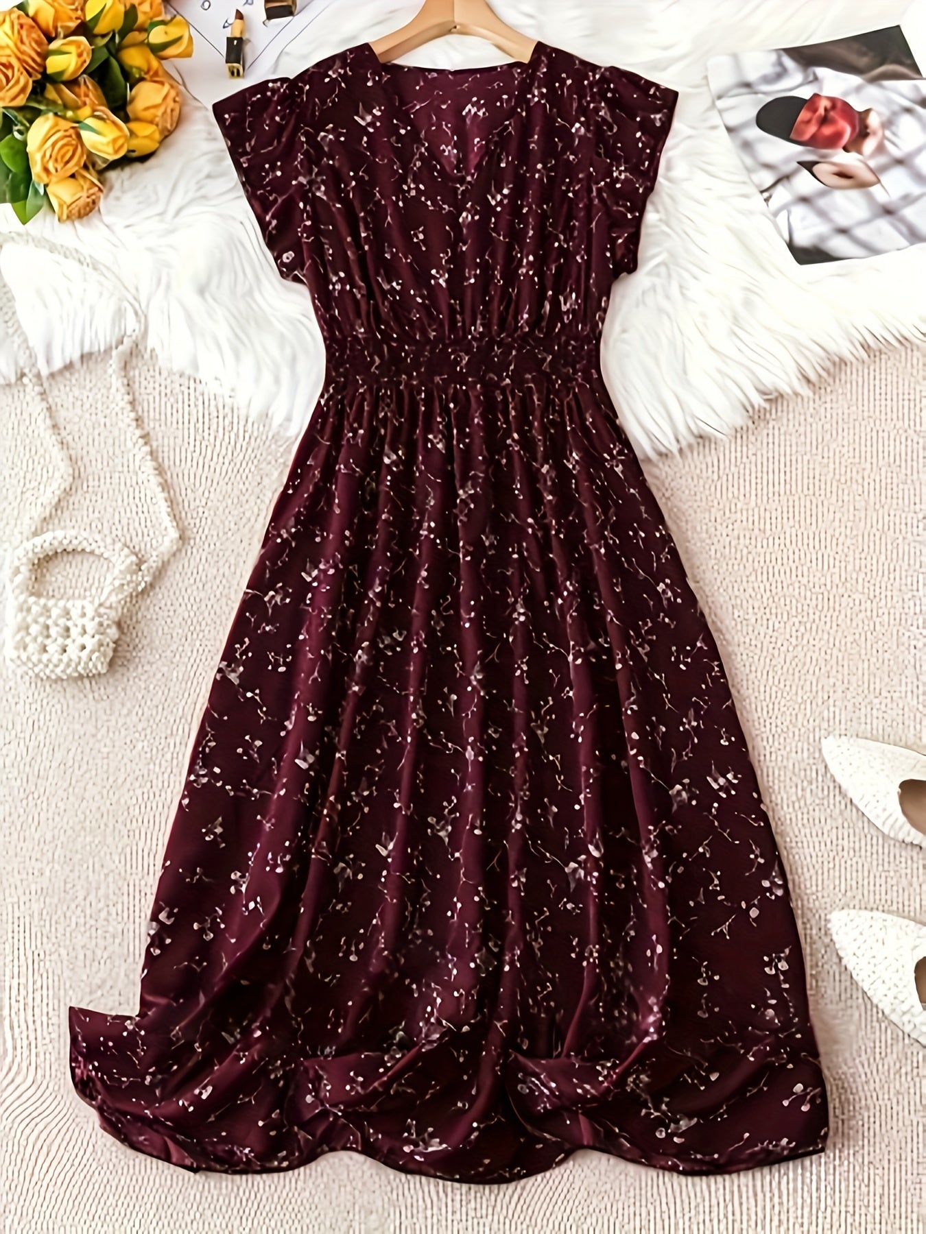 Платье большого размера с цветочным принтом, бабочковыми рукавами и V-образным вырезом