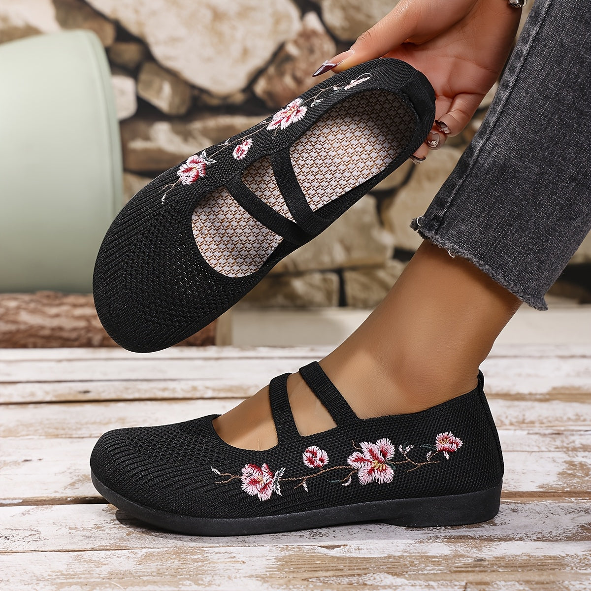 Ayollar uchun yozgi tikkama nafas oladigan kundalik tekis poyabzal