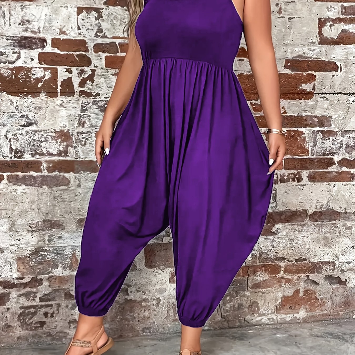 Women's Plus Size Green Sleeveless Jumpsuit with V-Neck and Wide Legs