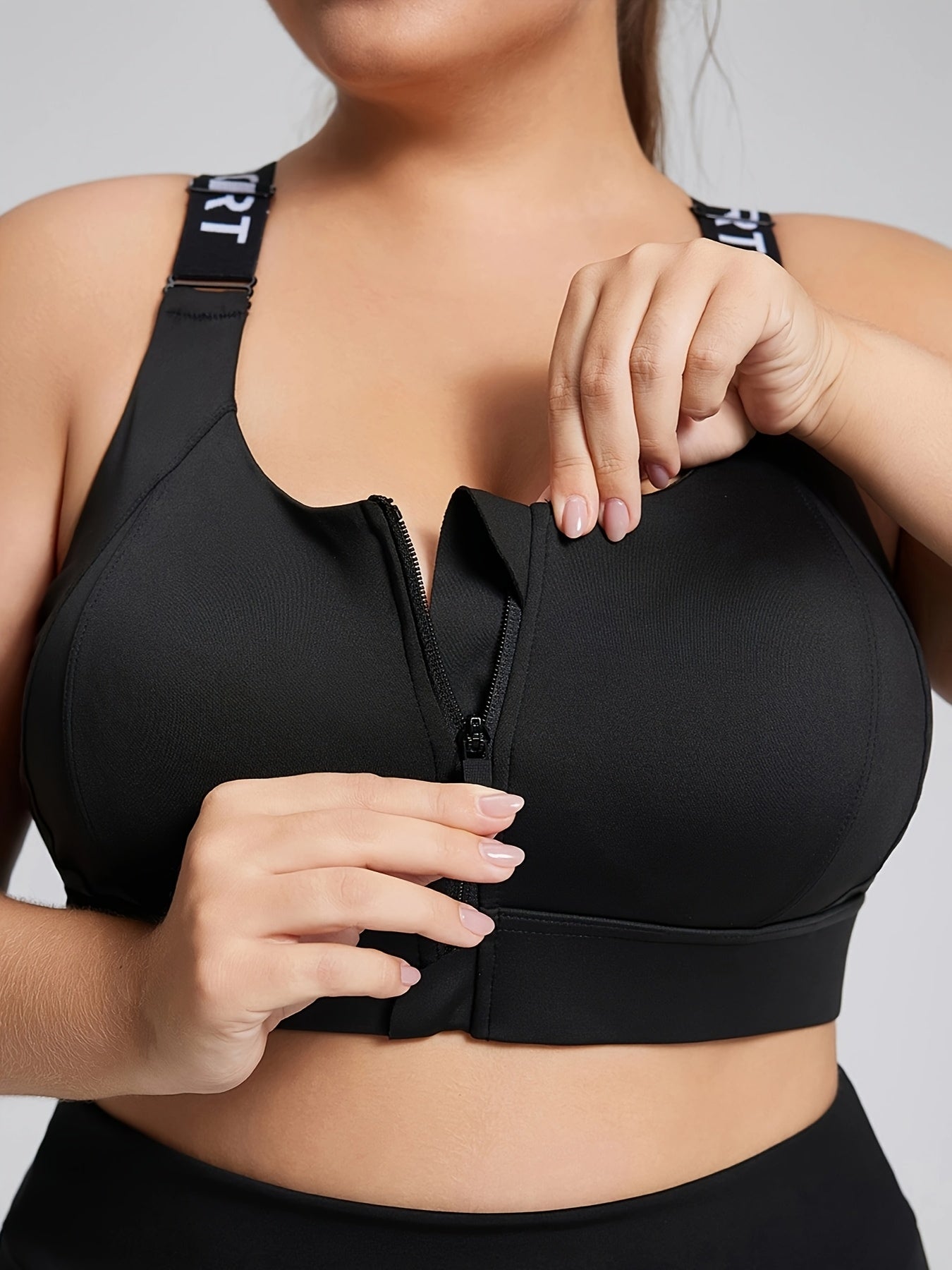 Plus Size Sports Bra Zipper Yoga Tank Top Padded Adjustable Straps