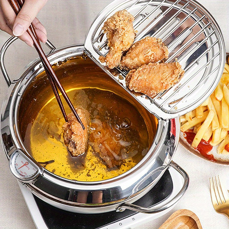 1 ta Stainless Steel Fryer, haroratni boshqarish, yog' tomchilari filtri rack, qopqoq va 2 ta plastinka bilan. Gaz pechlari va induksiya pechlari uchun mos, fransuz kartoshkasi, tovuq va boshqalarni qovurish uchun ideal.