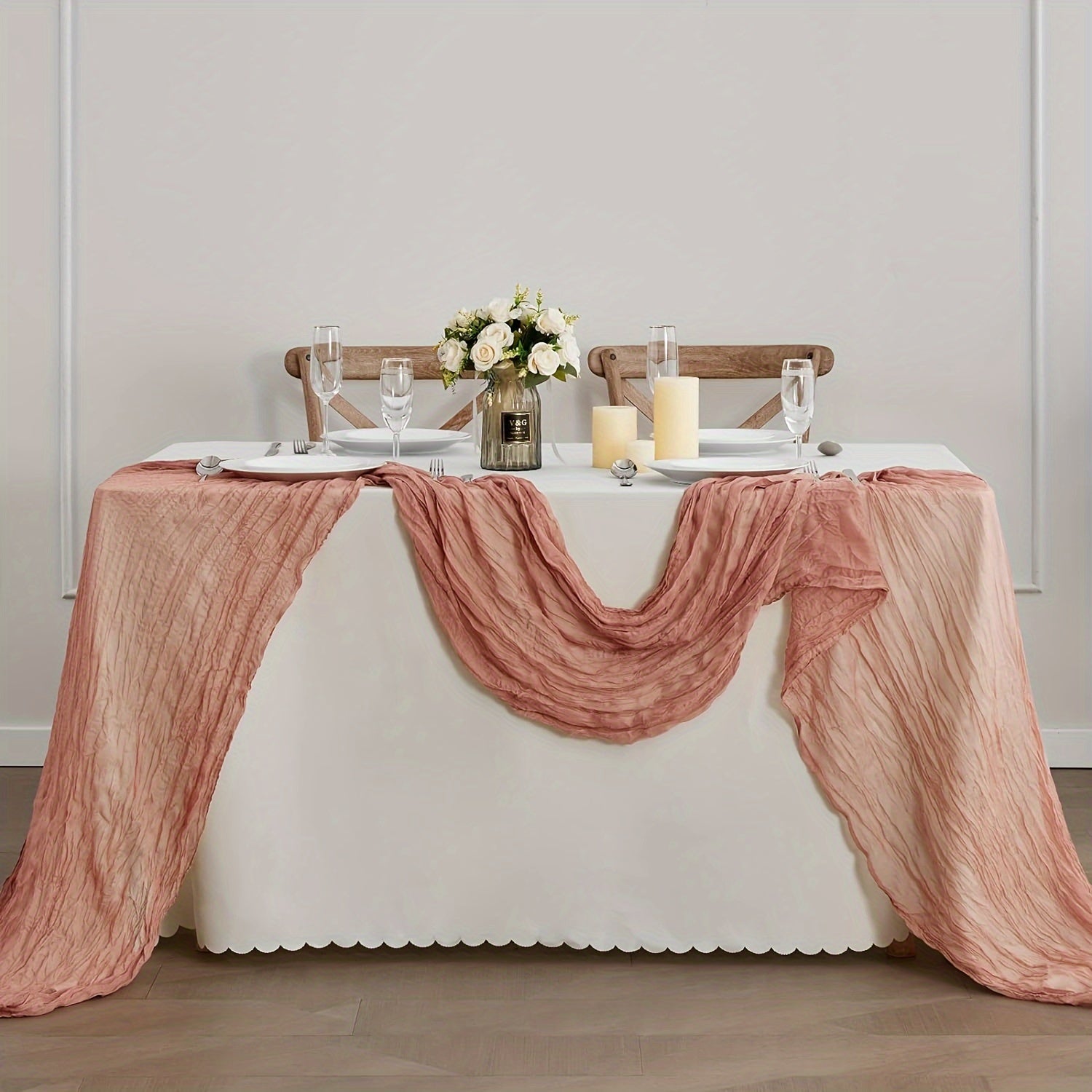 Ko'p rangli qirqilgan stol bayrog'i - nafis ovqatlanish stoli bezaklari