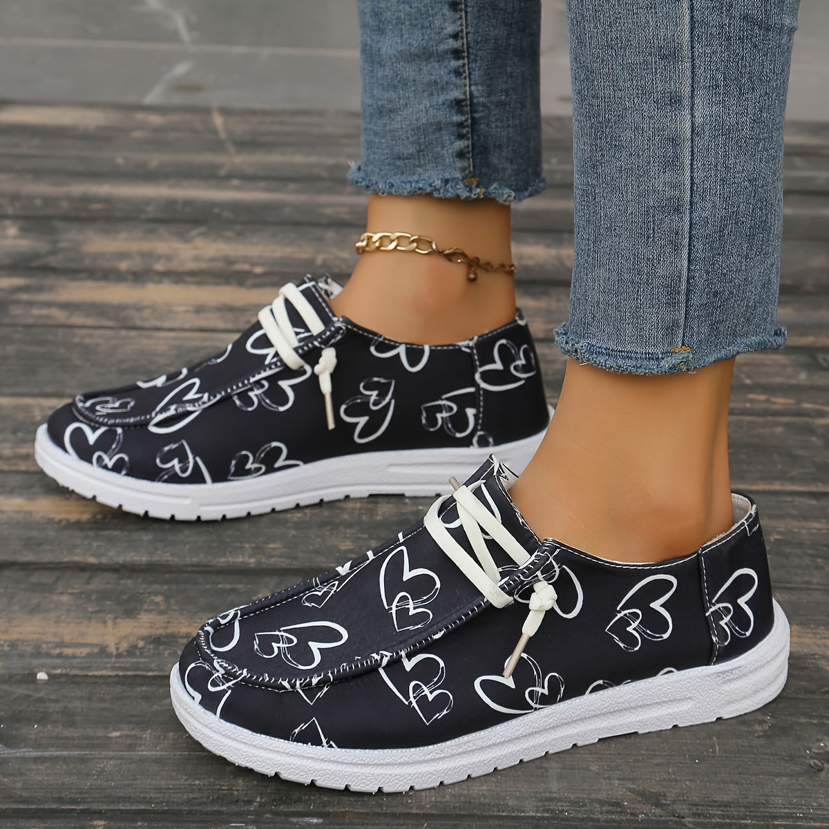 Women's Fabric Casual Sneakers Black and White Heart Pattern