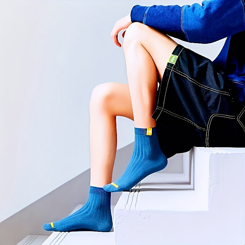 Men's and Women's Crew Mid-Calf Socks Breathable Moisture-Wicking Durable for Daily Outdoor Sports