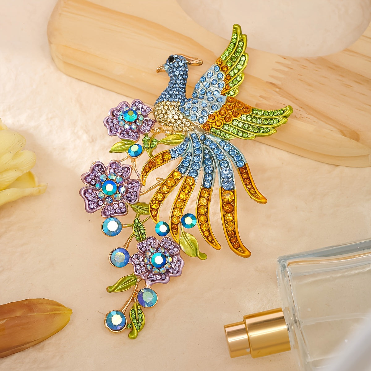 Rang-barang peacock brosh uchun ayollar uchun alloy hayvon pin nafis zargarlik sovgʻa