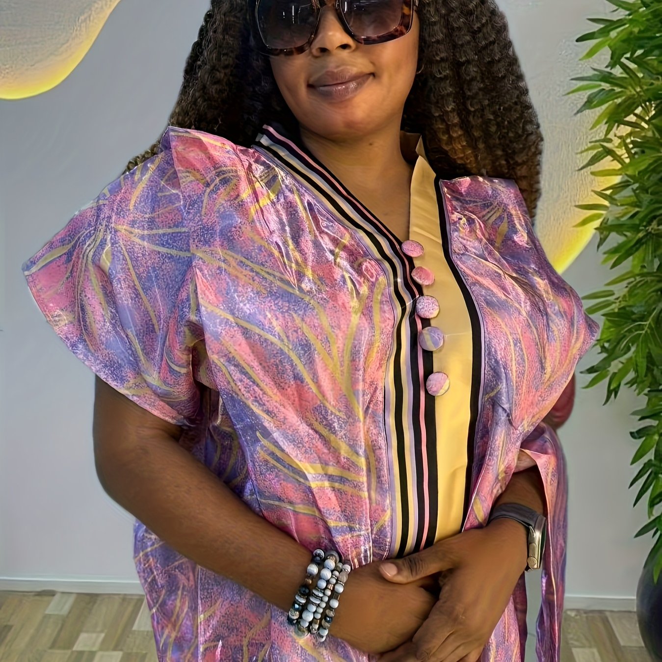 Plus o'lcham ayollar uzun kiyi V-shakli bo'yinli batwing ko'krakli gullar bilan bosma kundalik