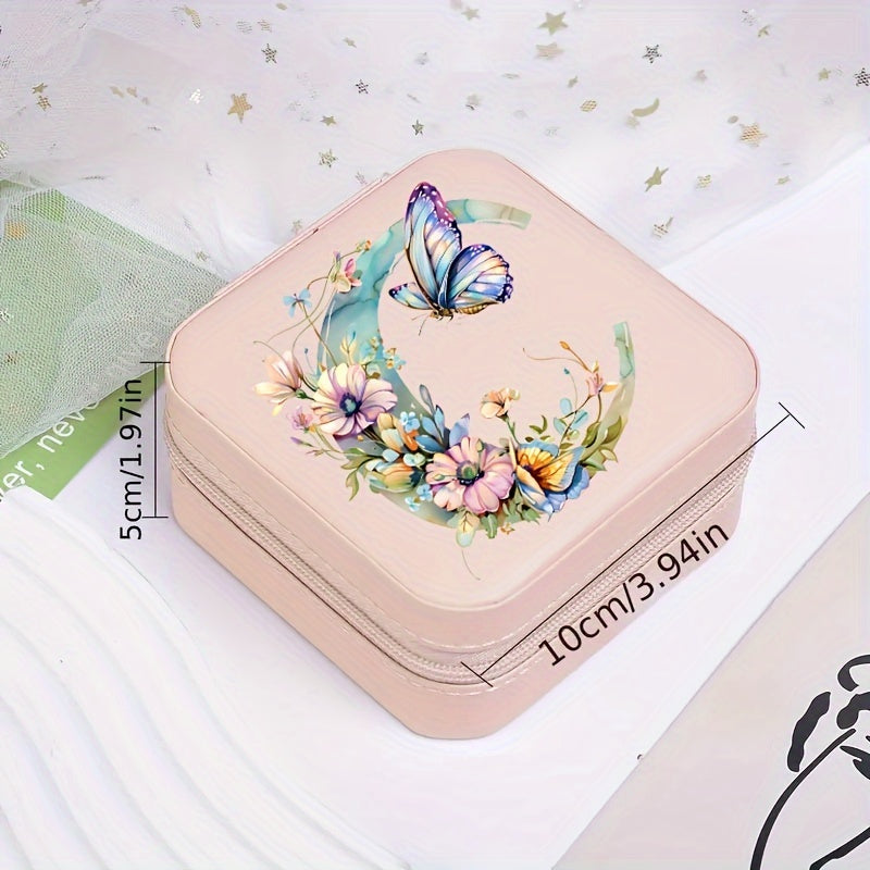 Yolgʻon charm bilan shaxsiylashtirilgan alfavitli flip-top bilan qoplangan, soʻzma-soʻz qoplangan va taqinchoqlarni saqlash uchun quti