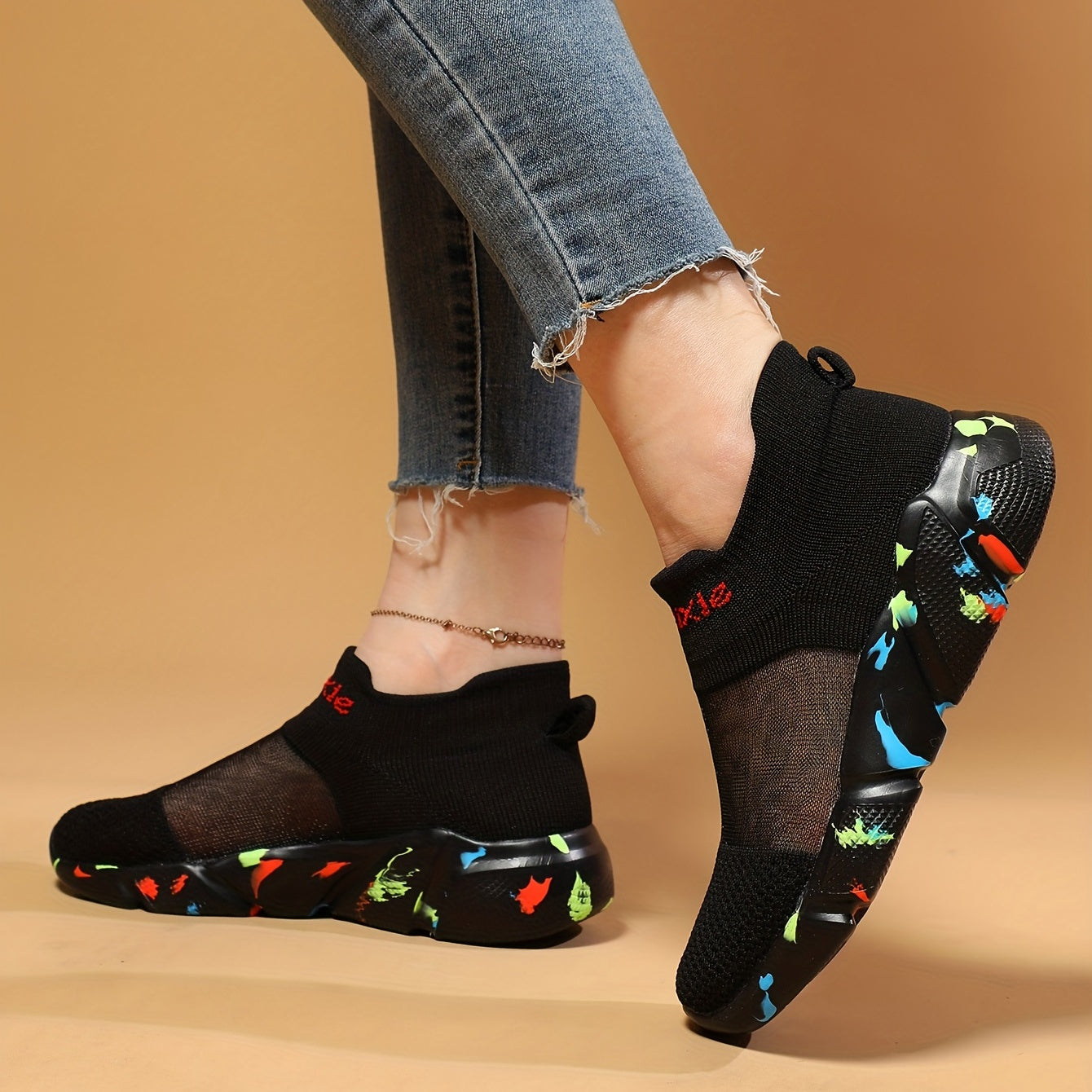Women's Breathable Knit Slip-On Sneakers Black with Colorful Accents Low-Top Outdoor Shoes