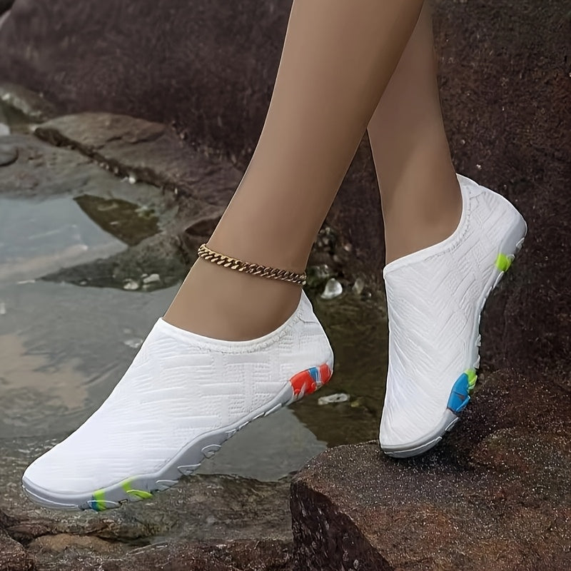 ayollarga mo'ljallangan yengil nafas oladigan suzish poyabzali, sirpanmaydigan guma ostki, ochiq barmoqli plyaj suv poyabzali