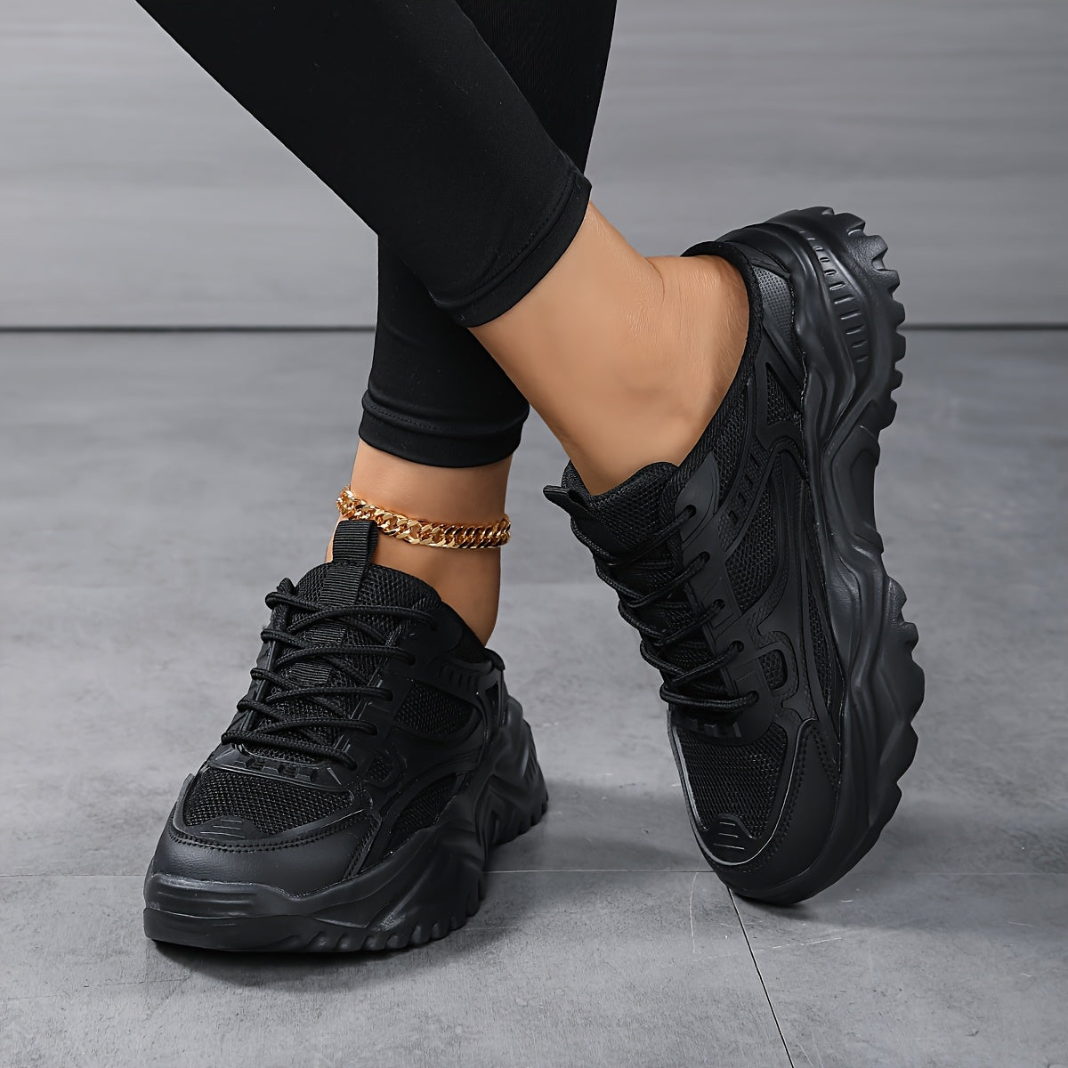 Ayollar uchun Chunky sneakers yengil kundalik poyabzal qora oq slip-on