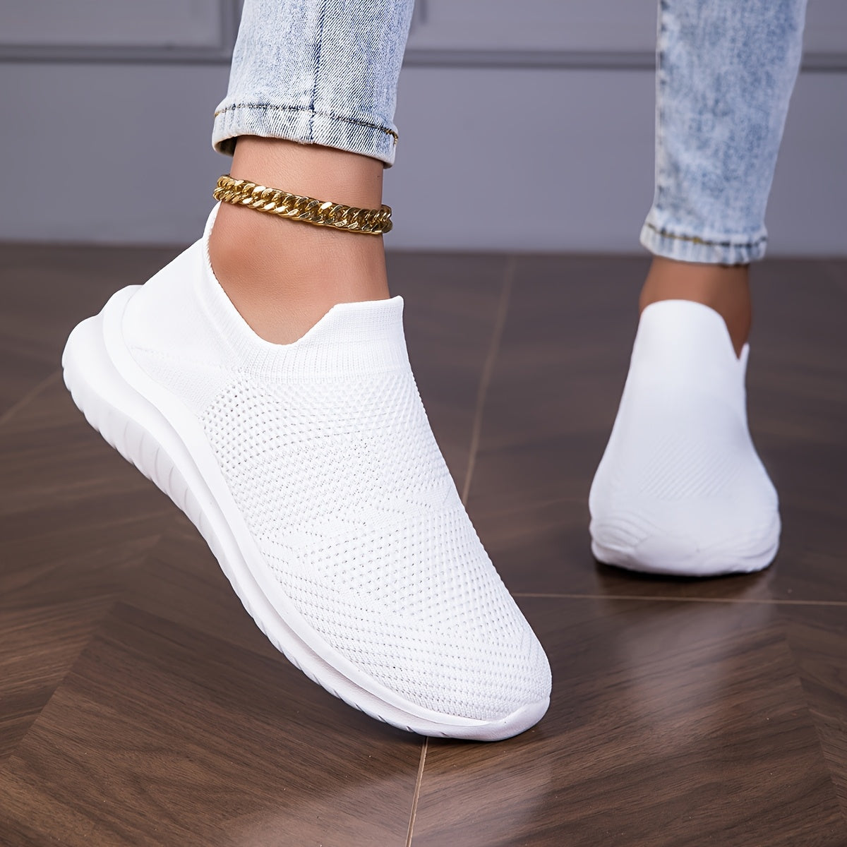 Ayollar uchun nafas oladigan slip-on sport poyabzali neon ranglar yengil yurish poyabzali