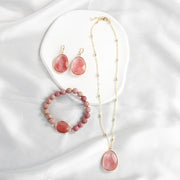 Bahor va yoz zargarlik to'plami: Rang-barang toshlardan yasalgan marjon, bilaguzuk va qisqa chokerdan iborat taqinchoqlar, partiyalar va ta'tillar uchun mukammal.