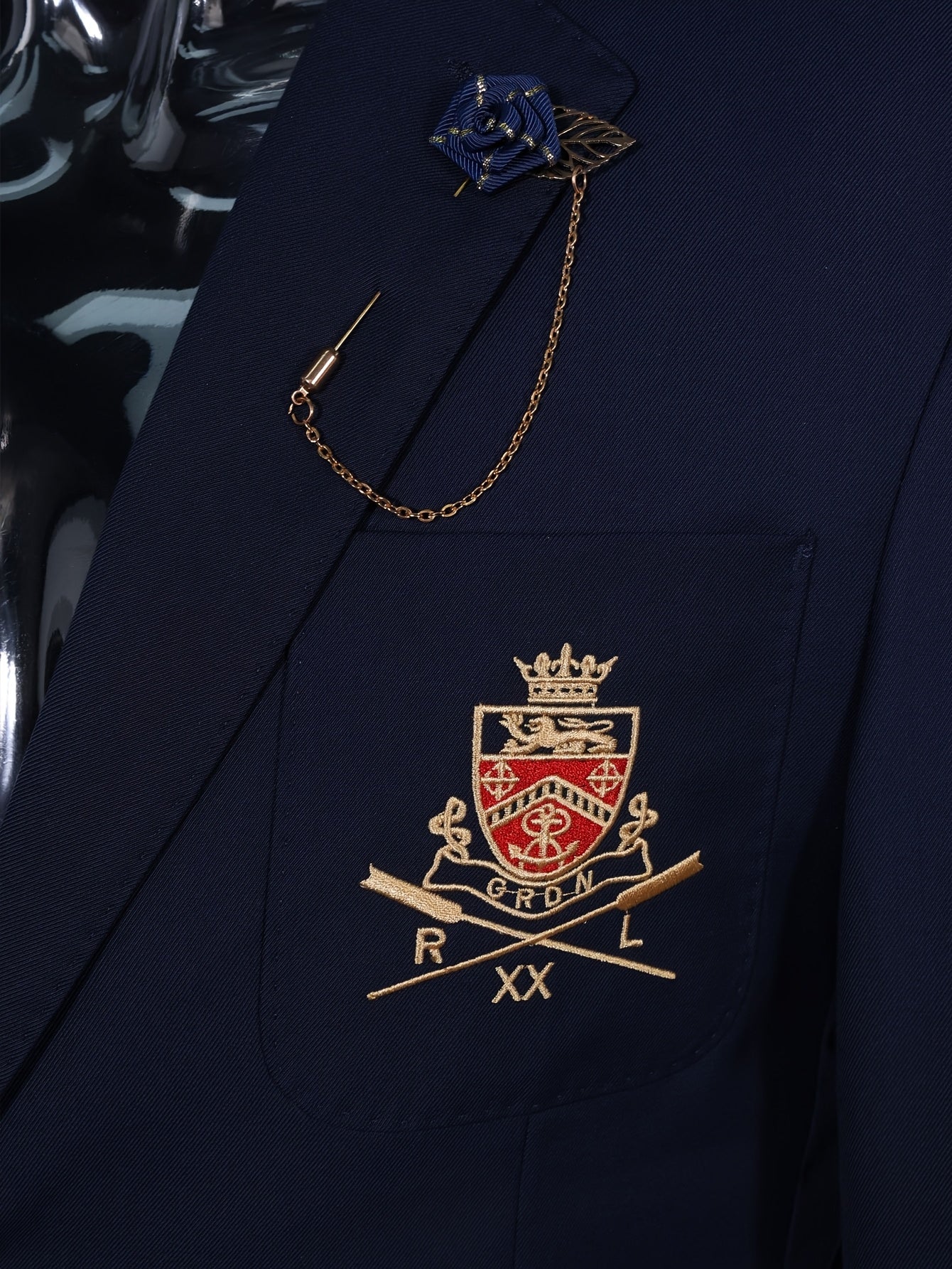 Erkaklar uchun tasodifiy blazer, brosh bilan, Britaniya uslubi, bir rangli, to'qilgan mato, oddiy kesim, tugma tafsiloti, polyester astar, barcha mavsumlar uchun.