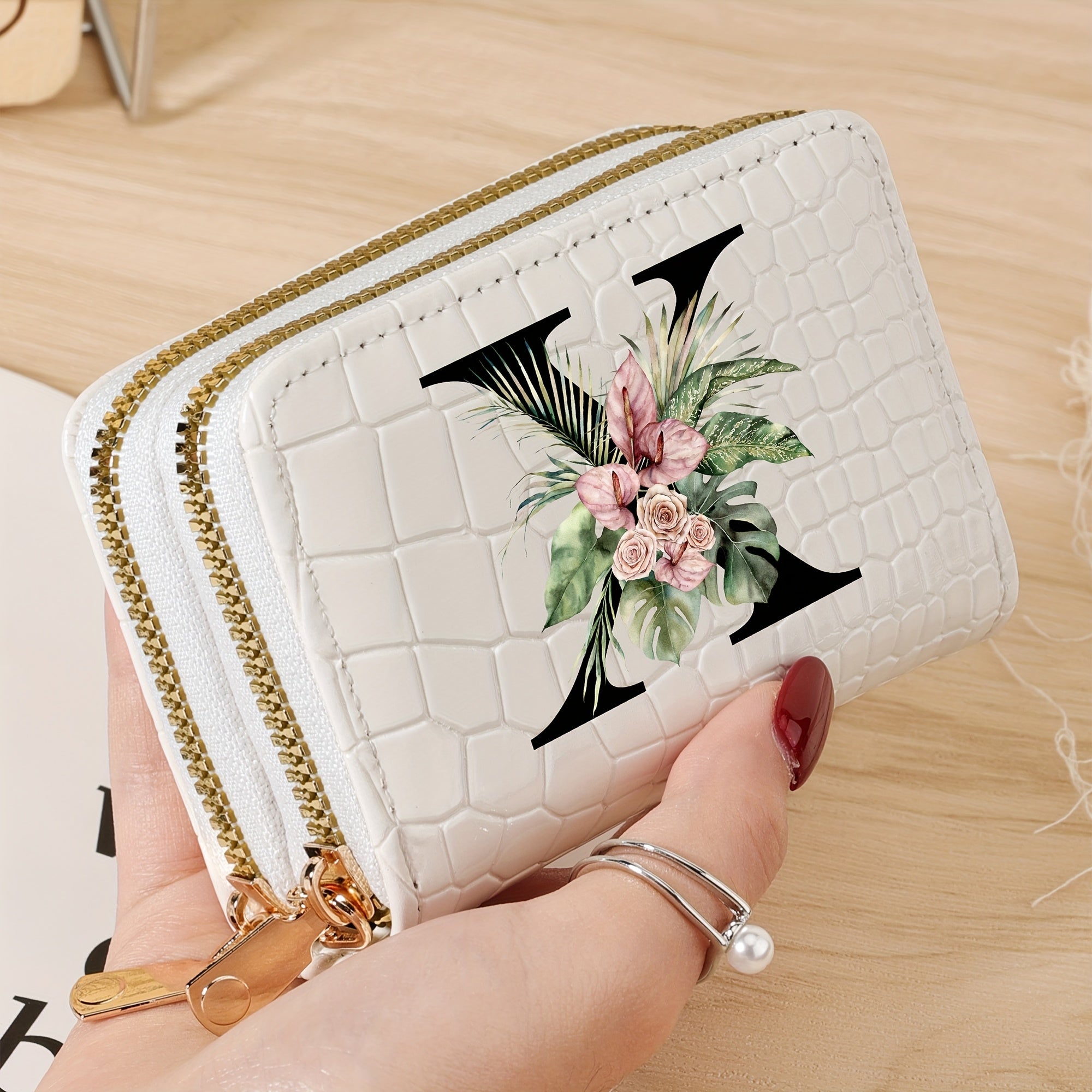 Cartera para tarjetas de crédito para mujer con estampado floral de letras, negro y blanco, gran capacidad, con cremallera y textura de cocodrilo en PU