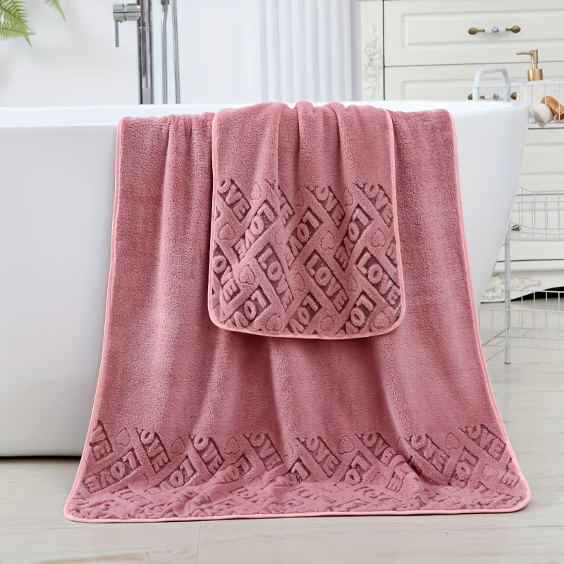 "Love Textured Bath Linen Set" qalin so‘ruvchi yuz sochiq va yumshoq dush sochiqni o‘z ichiga oladi. To‘plam 1 ta hammom sochiq va 1 ta qo‘l sochiqdan iborat bo‘lib, hammom yoki uyda foydalanish uchun mukammaldir.
