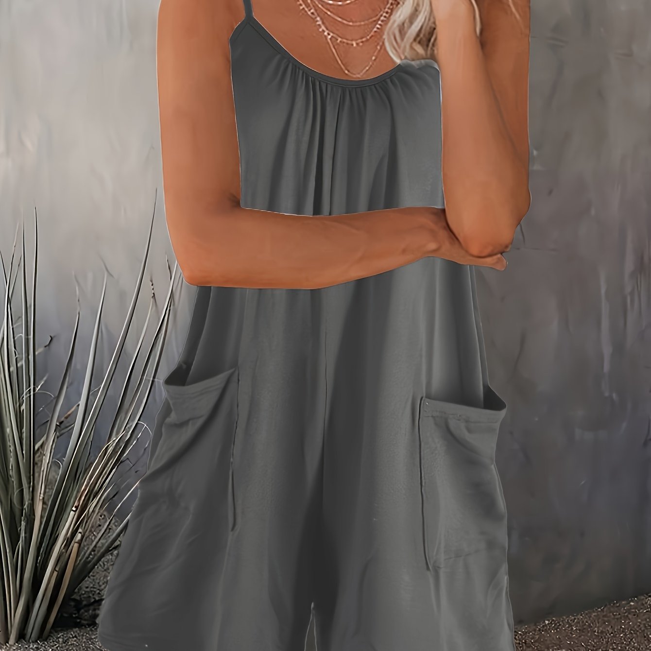 Mono sin mangas de talla grande para mujer con bolsillos y tirantes ajustables gris