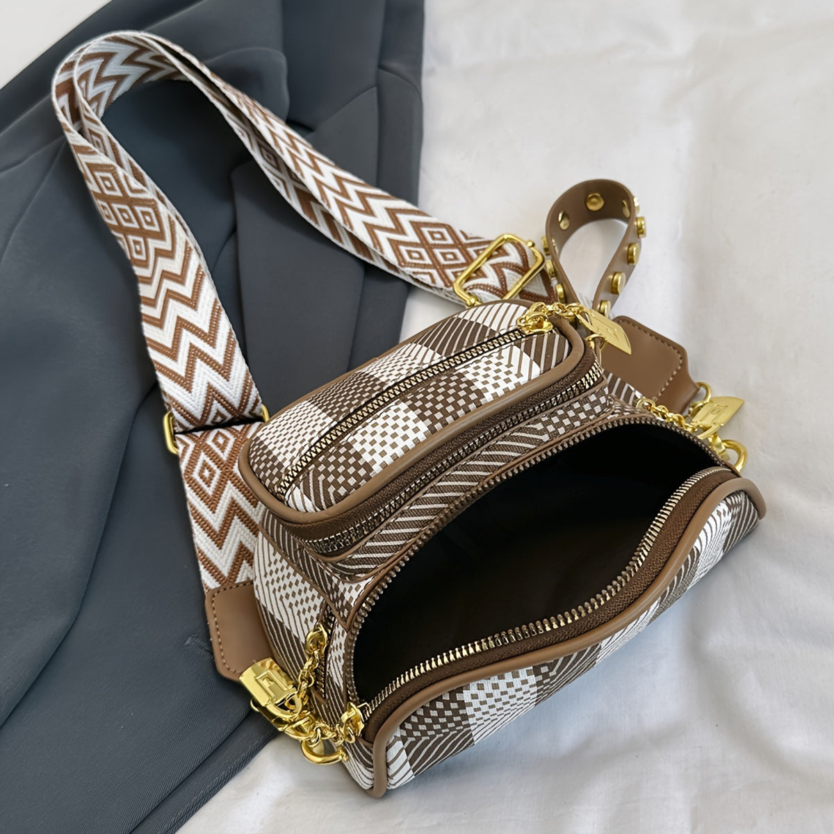 Ayollar uchun Koreys moda ko'krak sumkasi, chiziqli dizayn, sozlanadigan kamar, zip yopilishi