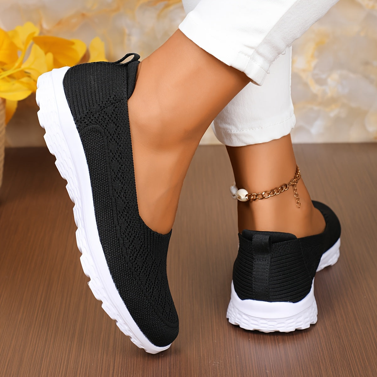 Women's Casual Fashion Sneakers Lightweight Fabric Slip-On Walking Shoes