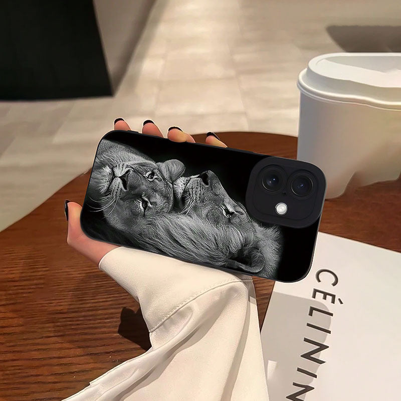 iPhone modellari 7 dan 15 Pro Max gacha bo'lgan uchun qora lion naqshli TPU telefon qutisi