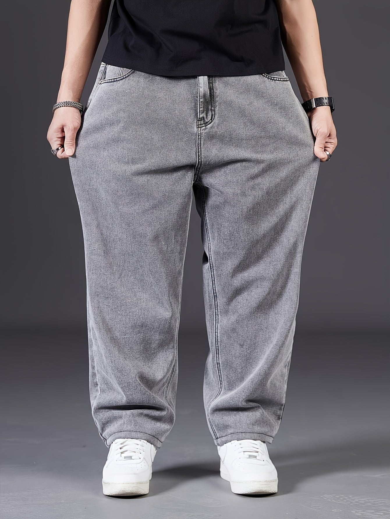 Erkaklar uchun plussiz to'g'ri oyoq jinsilari, yuvilgan detali bilan, keng kesim, cho'zilmaydigan paxta aralashmasi mato. Bahor/kovak mavsumi uchun mos. UserDefaults#TD9904.