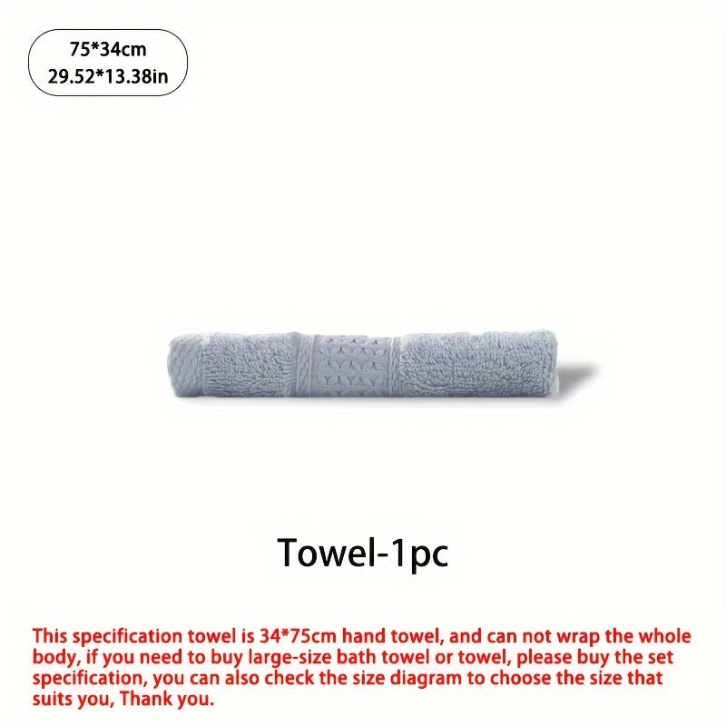 Uch yoki olti yumshoq paxta sochiq va hammom sochiqlari.