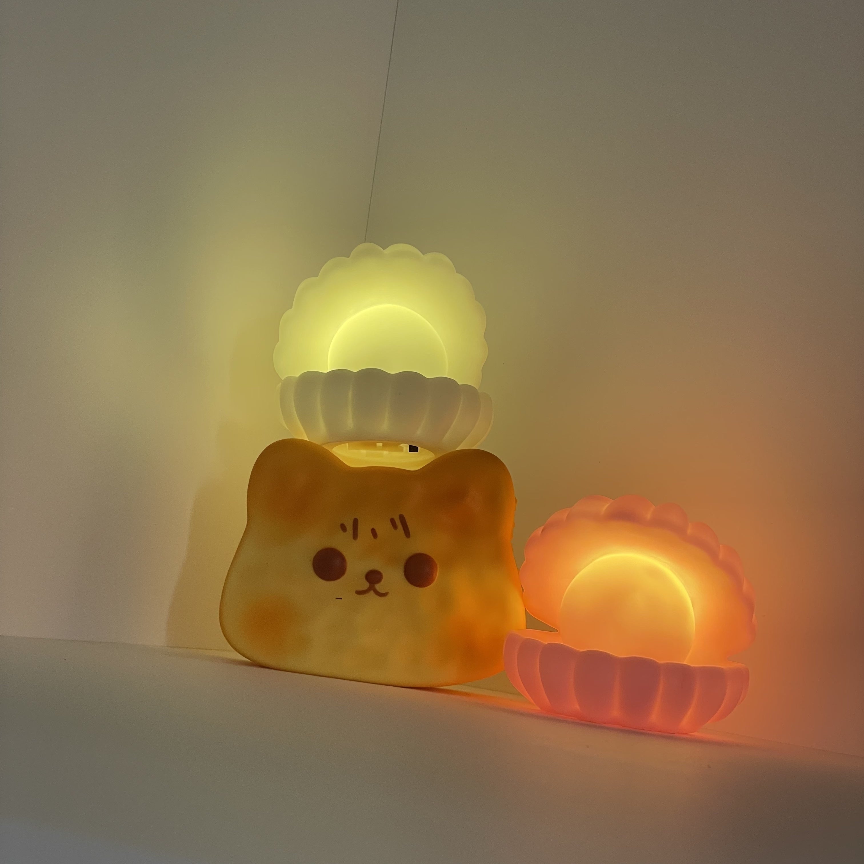 Lámpara de mesa con luz nocturna de concha Art Deco alimentada por batería para dormitorio y habitación universitaria