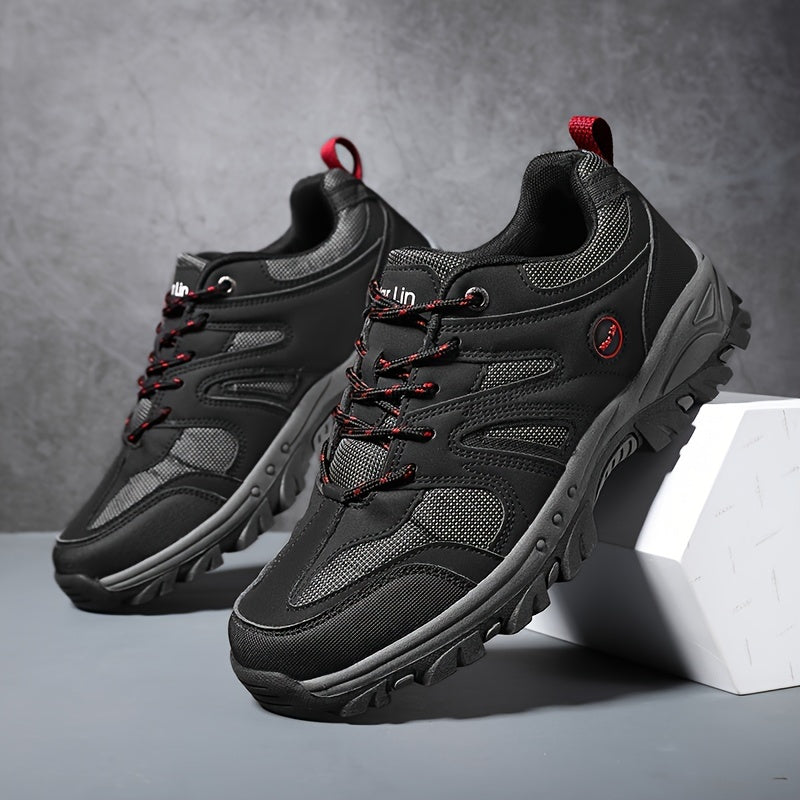 Tashqi faoliyatlar uchun mustahkam, sirpanmaydigan piyoda botinkalari.