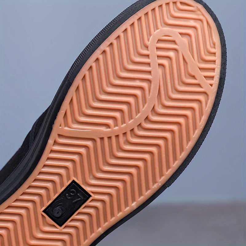 Ayollar uchun slip-on oq shifokor poyabzali nafas oladigan mato, sirpanmaydigan PVC taglik