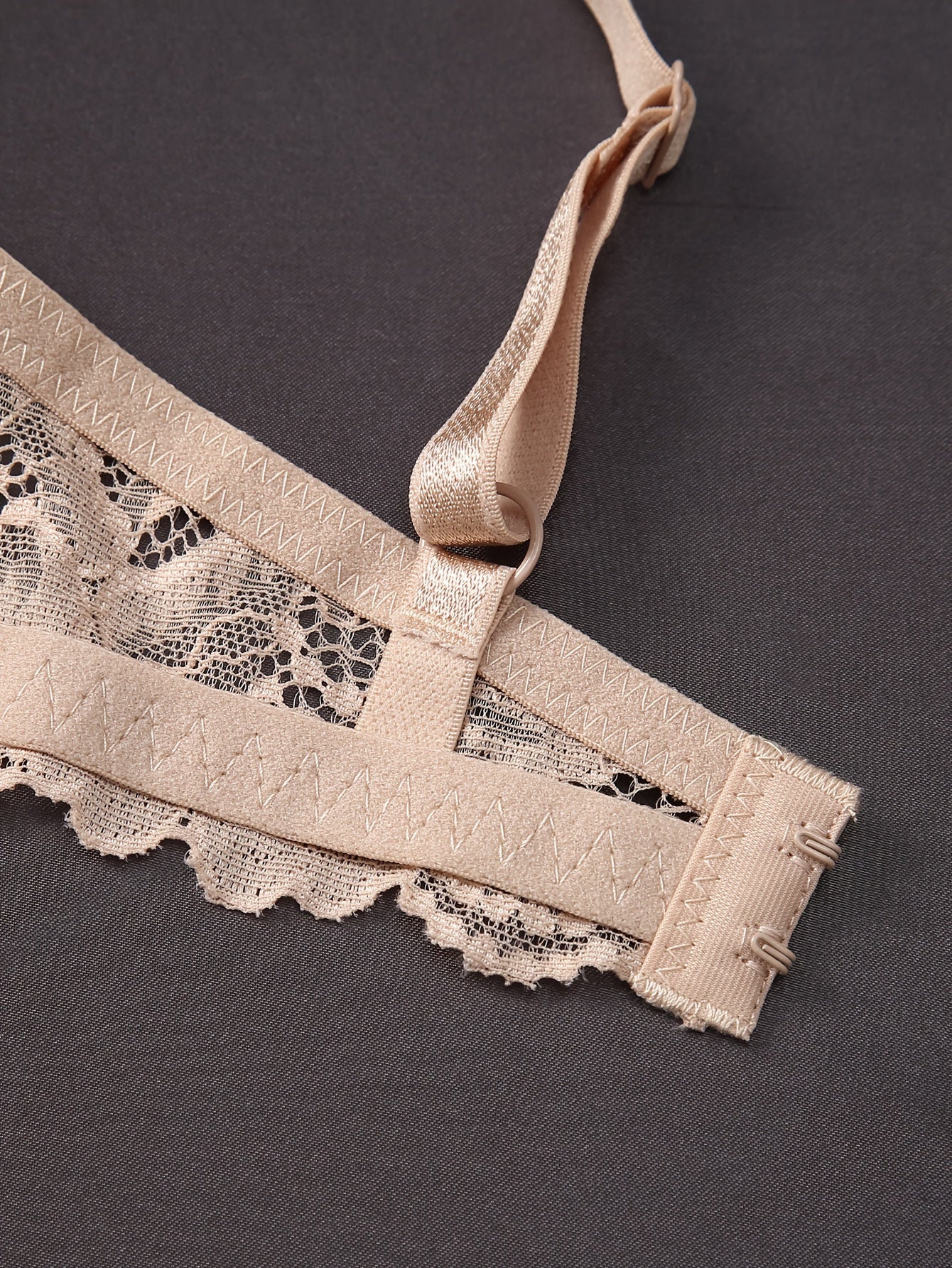 Women's Lace Push-Up Bras with Contrast Detailing, Comfortable and Breathable Intimates