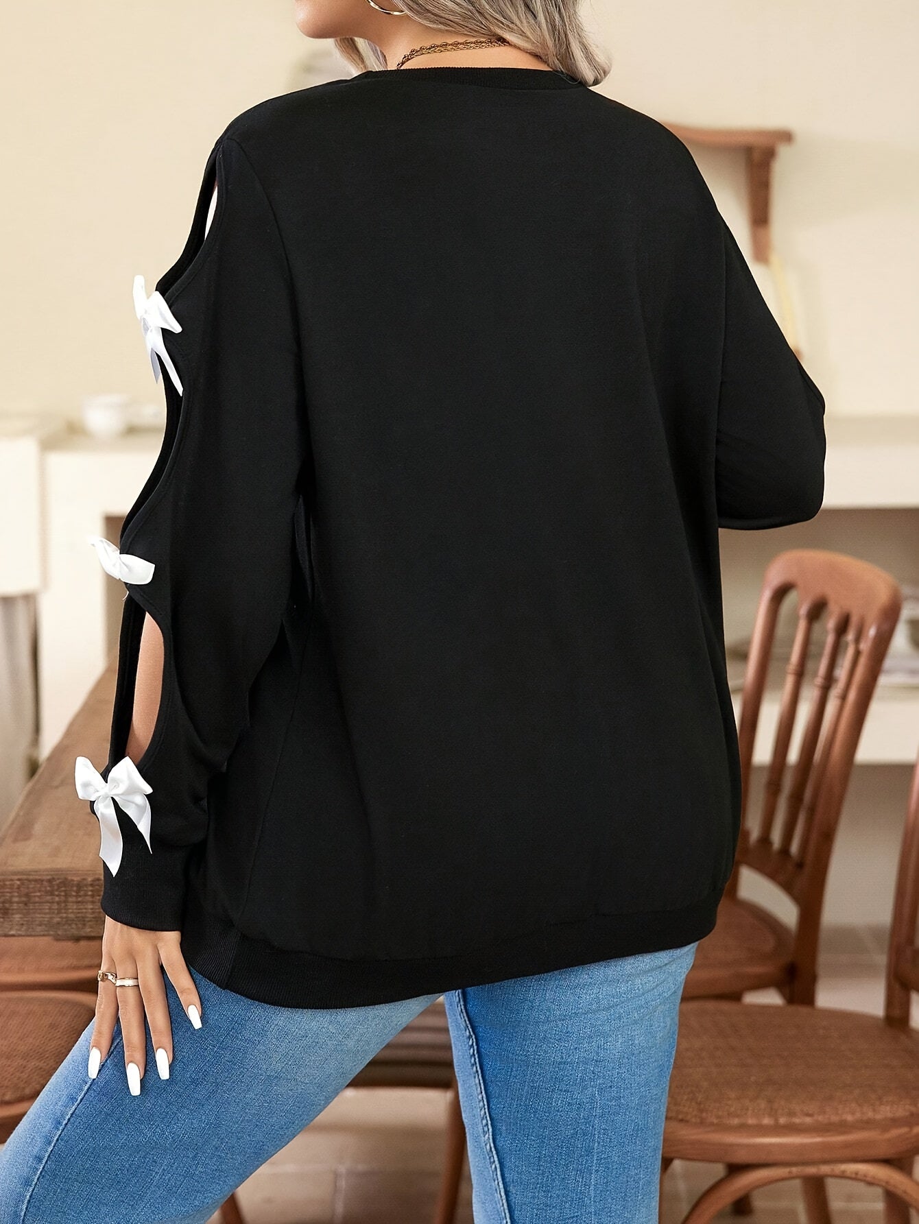 Plus Size Women's Black T-Shirt with White Bows Short Sleeve Casual Top