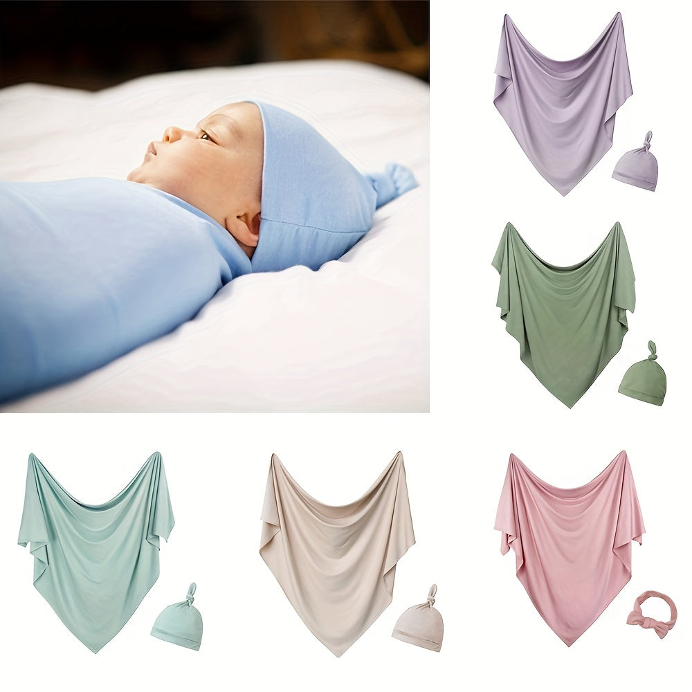 Yangi tug'ilgan chaqaloqlar uchun o'ralgan ko'ylak va shlyapa to'plami, o'g'il va qiz bolalar uchun.