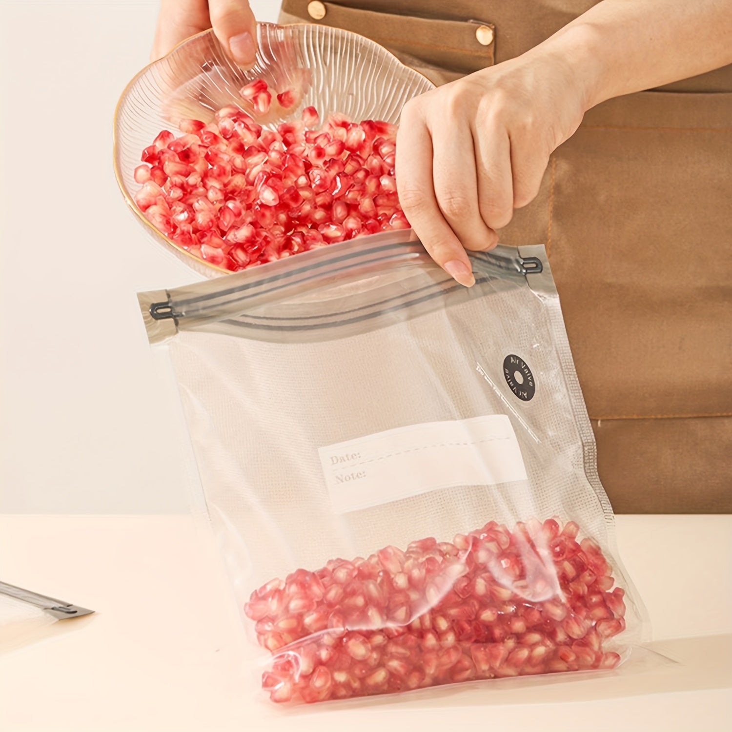 12-pack vacuum food storage bags with zipper, includes 10 bags 2 clips