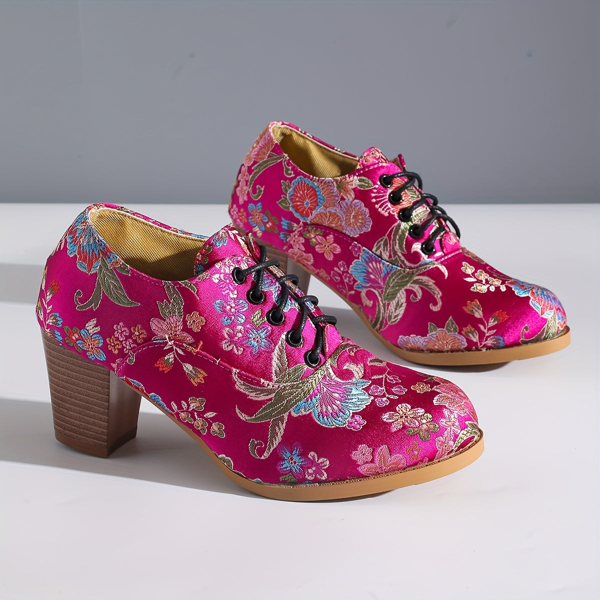 Ayollar uchun Bohemiy gul naqshli baland poshnali qattiq platformali poyabzal Qizil qora pushti sariq