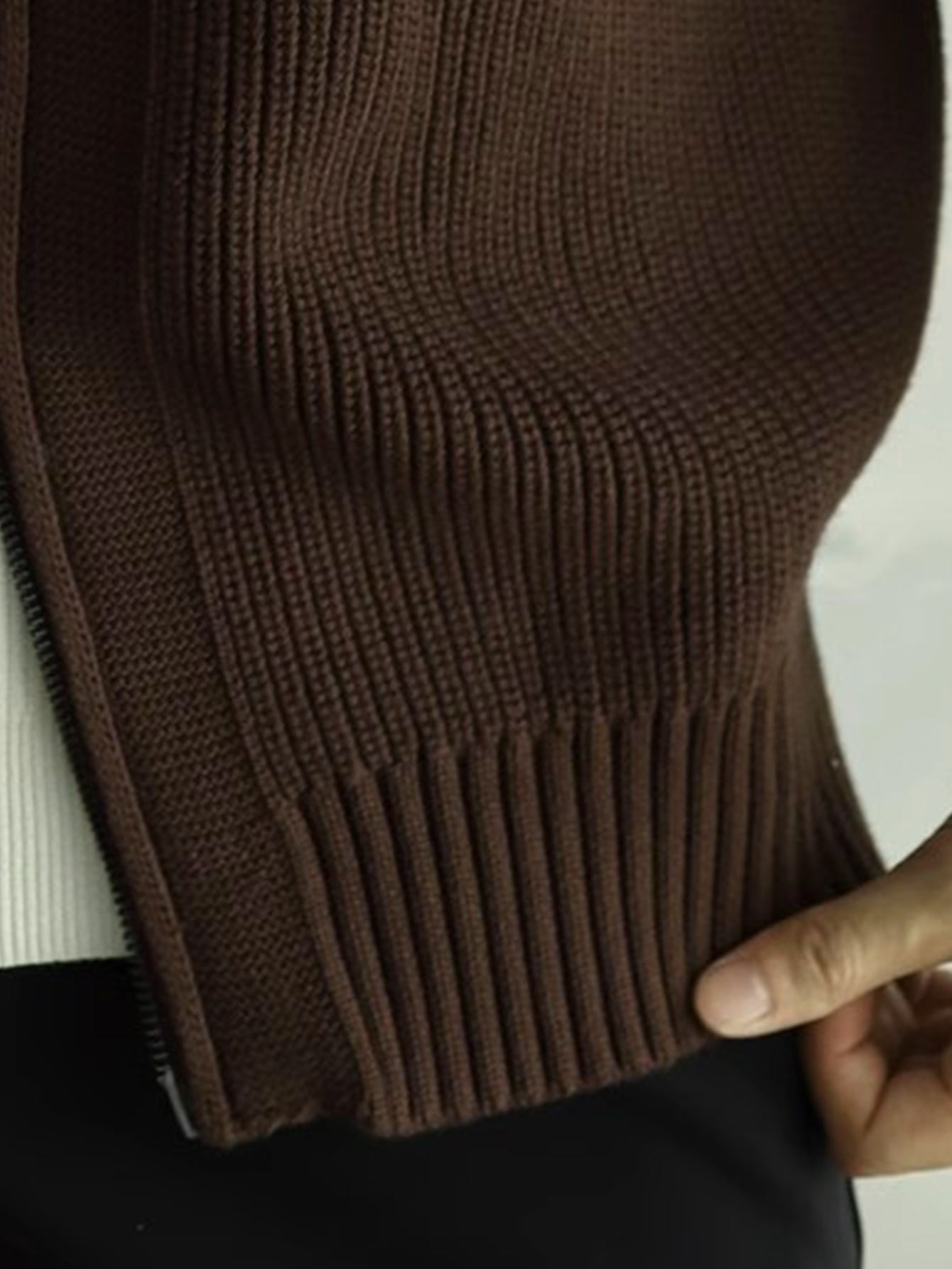 Kuz va qish uchun erkaklar trikotaj fermuarlı kardigan, tasodifiy va iliq, turli xil yelka bilan.