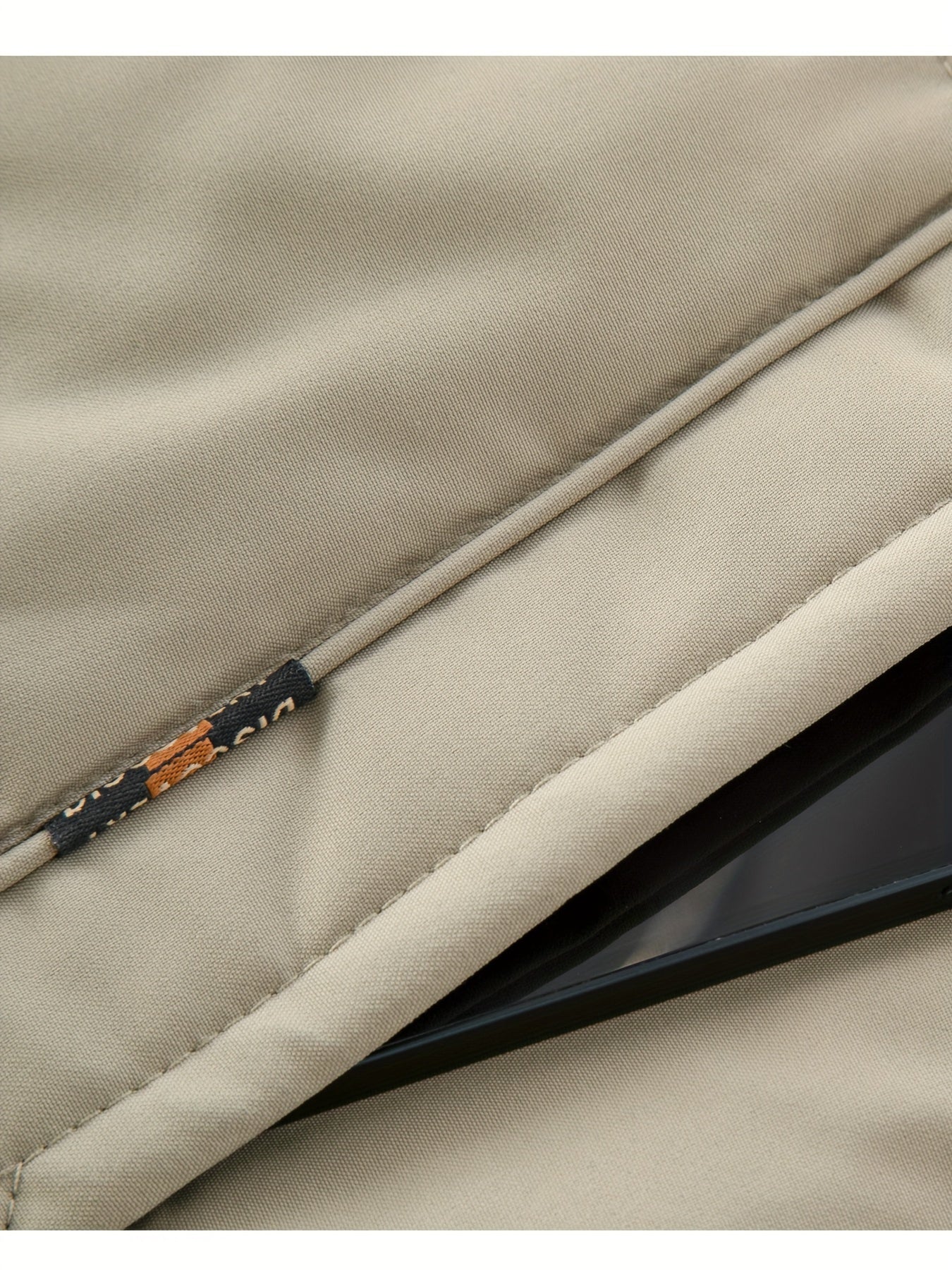 Erkaklar uchun qishki ochiq havoda kiyiladigan ko'ylak, ajratiladigan kaput bilan, bej va jigarrang dizayn, fermuarlı cho'ntaklar, polyester astar, piyoda sayr qilish va sovuq ob-havo uchun mos.