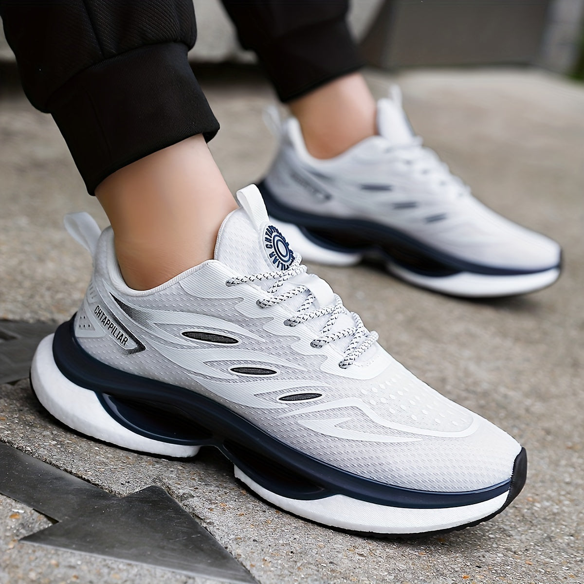 Men's Breathable Mesh Running Shoes Lightweight Stability Reflective Design Casual Outdoor Sneakers