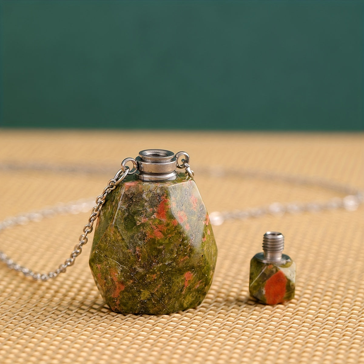 Glam Style Rock Crystal Diffuser Necklace with Chain for Aromatherapy and Gifts