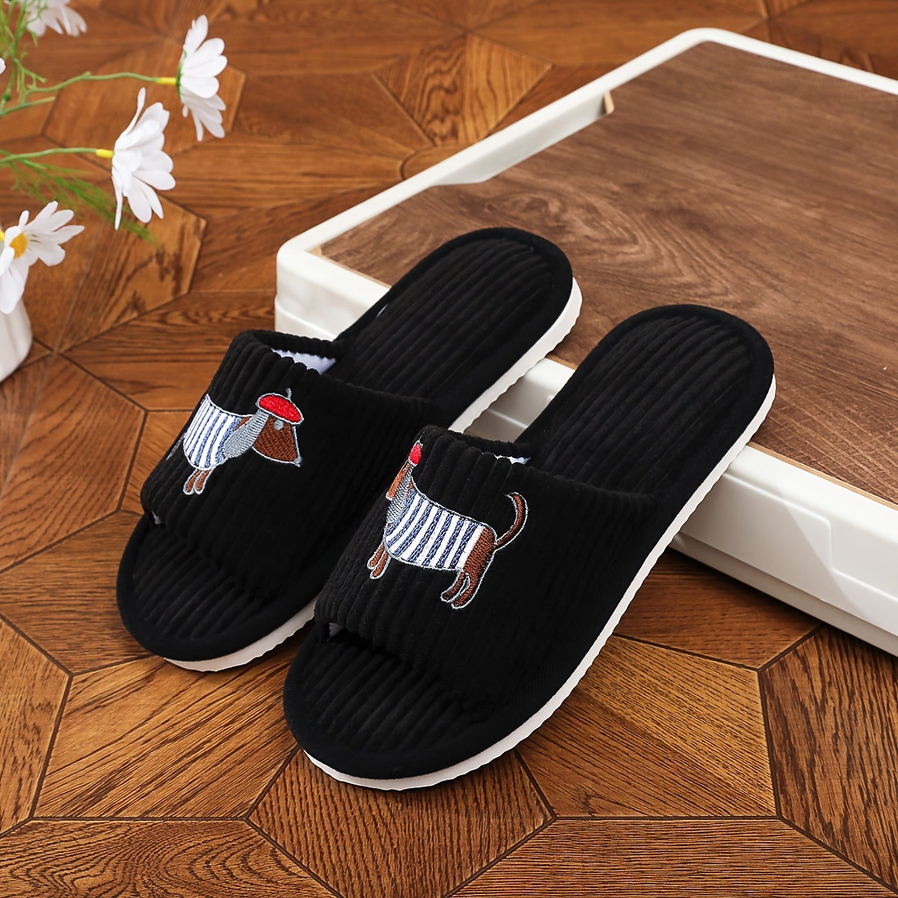 Ayollar uchun qora korduroy it poyabzali, qizil sharf bilan, ichki va tashqi foydalanish uchun poyabzal