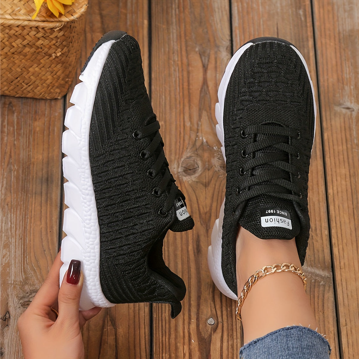 Women's Breathable Knit Sneakers Casual Lace-Up Outdoor Low Top Sport Shoes
